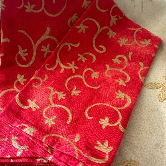 Set of 3 Designers Guild 100% Cotton Red & Metallic Gold Swirl Cloth Napkins. - Picture 3 of 5